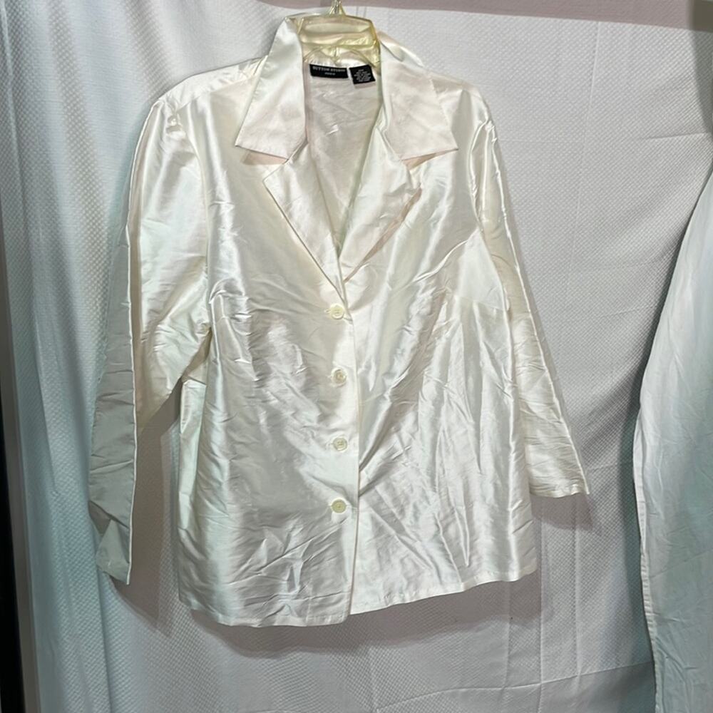 Sutton studio 20w 💯 shantung creamy white silk button down blouse worn once